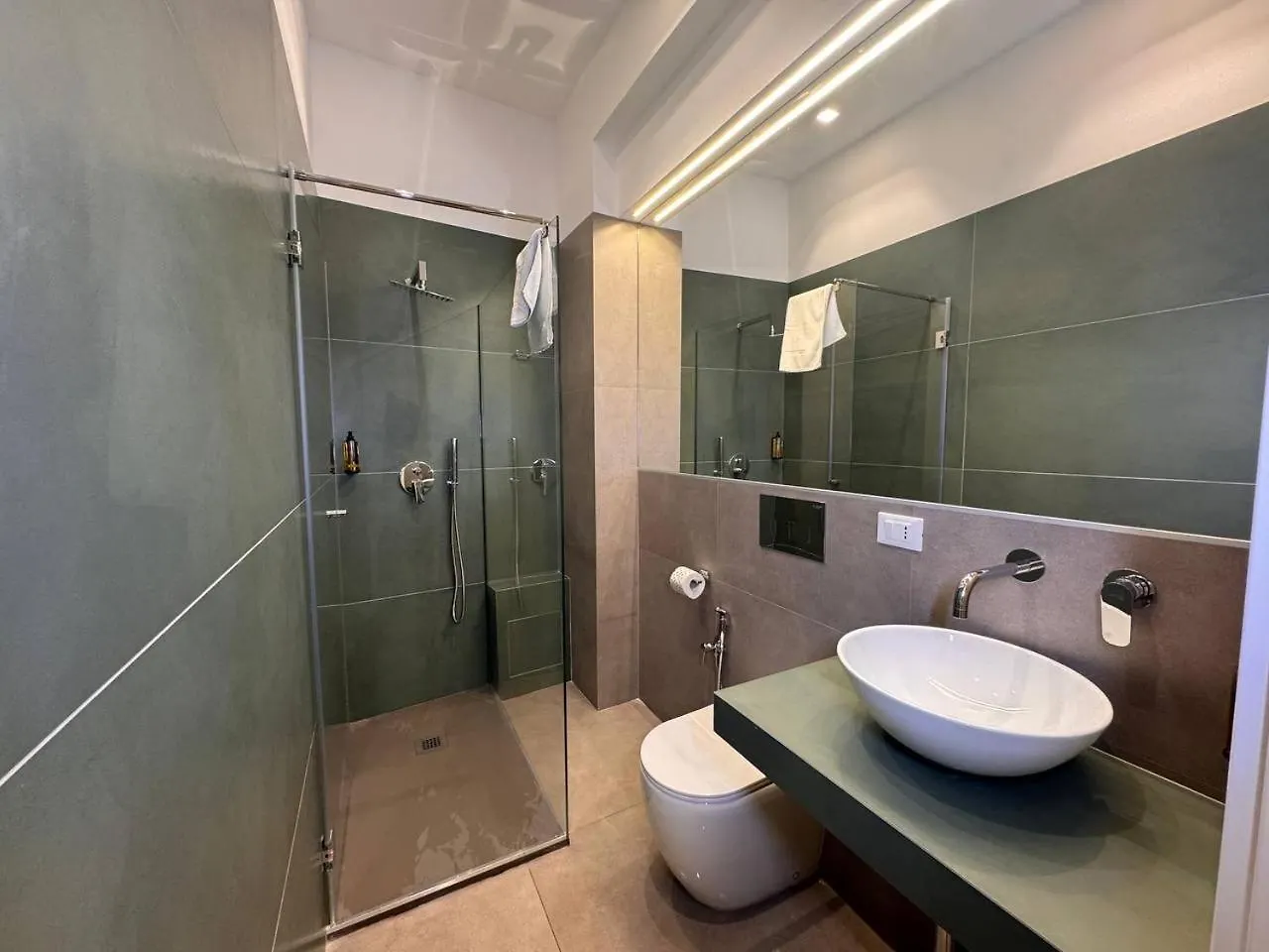 Palermo Inn 0*,  Italy